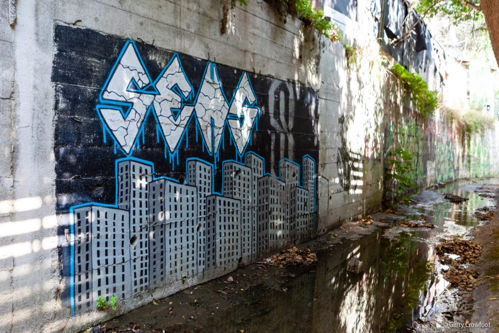 Chemin de St Claude Antibes tag graffiti 2021