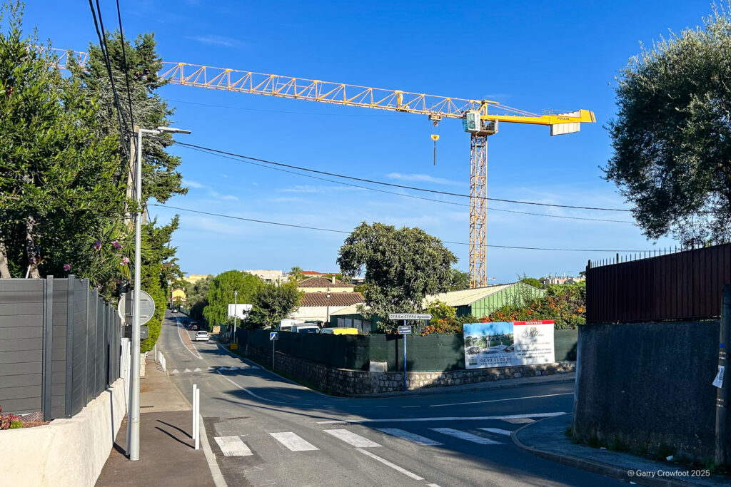 239 chemin de la Constance 06600 Antibes Bella Roma K&M septembre 2025 la grue 3